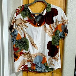 NWT Botanical Print short sleeved Blouse